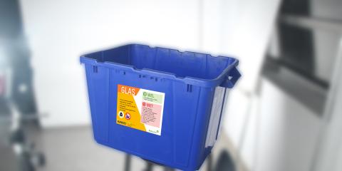 Glasbak met sticker focus.jpg